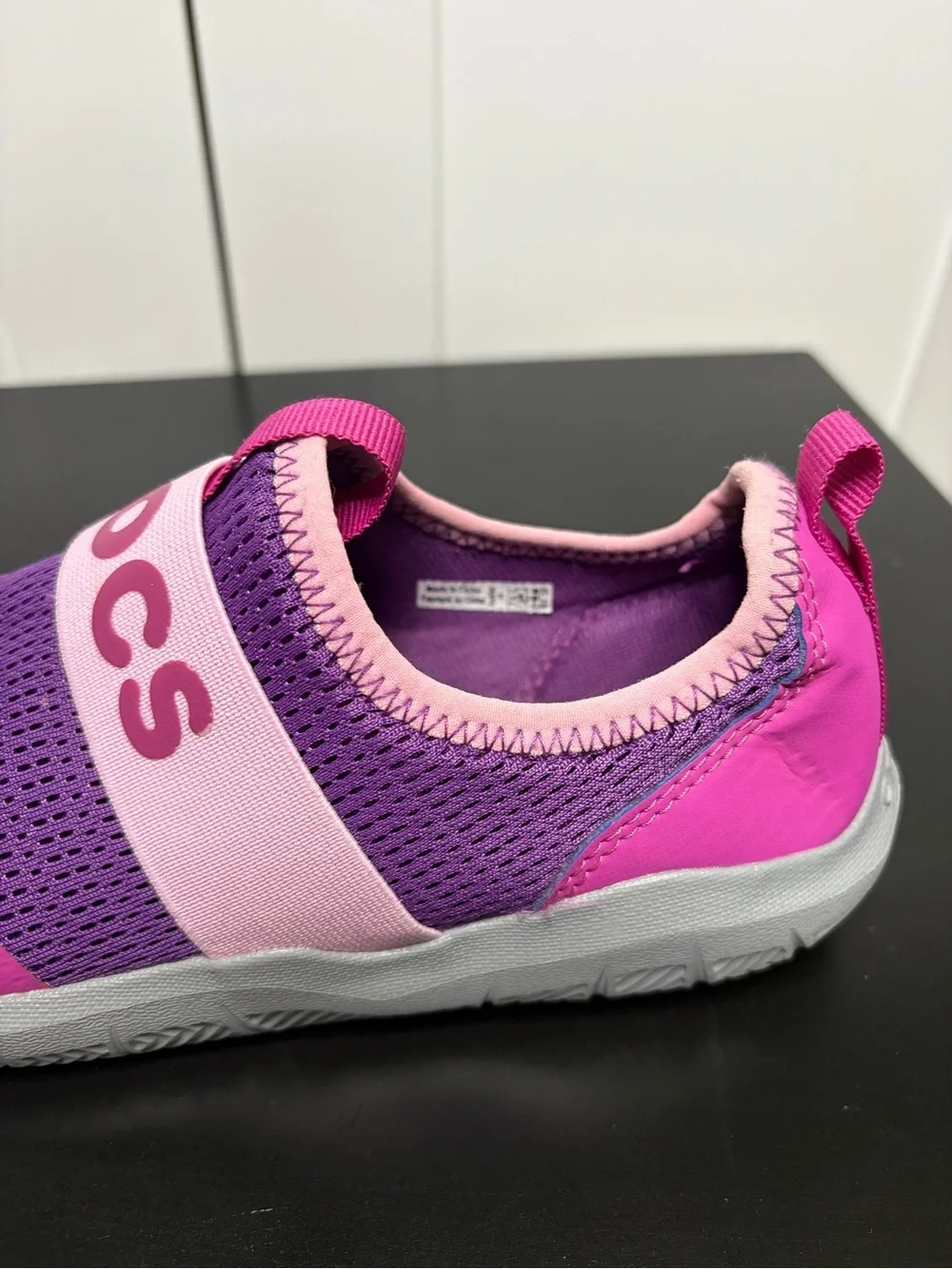 CROCS slip design